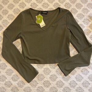 Cider Long Sleeved Crop V-neck Top Olive Green Size XL NWT